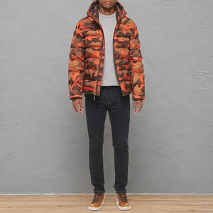 Ropa de abrigo ligera personalizada para hombre, chaquetas acolchadas de burbujas con capucha y decoración de bolsillos, condición de tela al por mayor nueva - Product Image 5