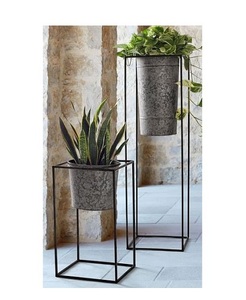 Jardinière galvanisée de qualité professionnelle pour les experts en aménagement paysager et les projets de jardinage en extérieur avec une construction métallique solide et durable - Product Image 4