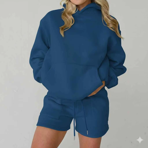 ชุดเซ็ตเสื้อฮู้ดดี้โอเวอร์ไซส์สีพื้นเหนือเข่าและกางเกงขาสั้นสำหรับผู้หญิง เนื้อผ้านุ่ม สวมใส่สบายในชีวิตประจำวัน แฟชั่นสตรีท - Product Image 3