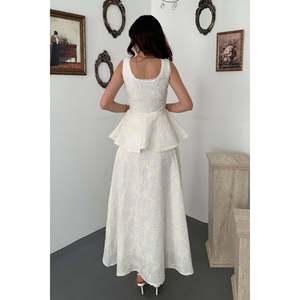 Conjunto de Blusa y Falda de Encaje Bordado Blanco - Blanco - Product Image 5
