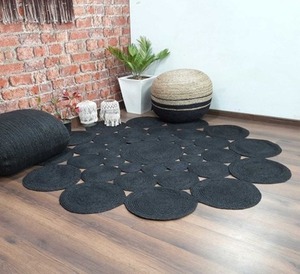 Tapis Tressé Multi Tikki en Jute Noir, Rond et Plat, Rond, Antidérapant, Écologique, Fabriqué à la Machine avec Motif Floral - Product Image 1