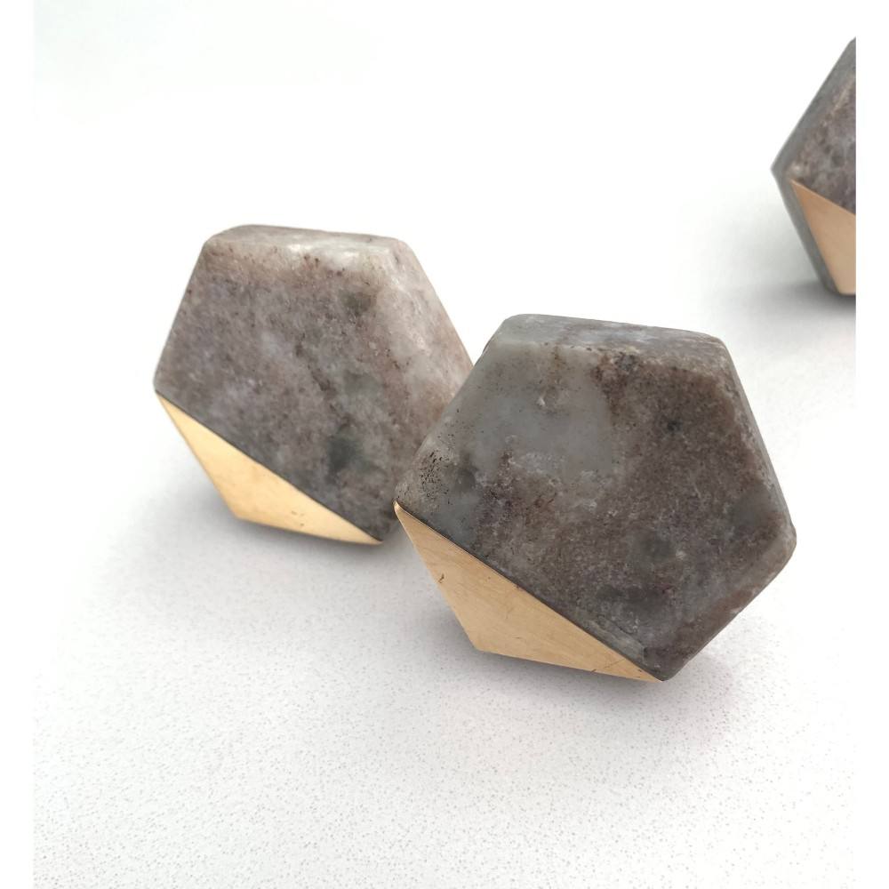 ตามที่แสดง