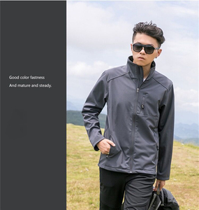 Chaqueta Softshell con cremallera de diseño personalizado para hombre, chaqueta Softshell teñida lisa con forro polar de lona impermeable a prueba de viento para trabajo de invierno - Product Image 3