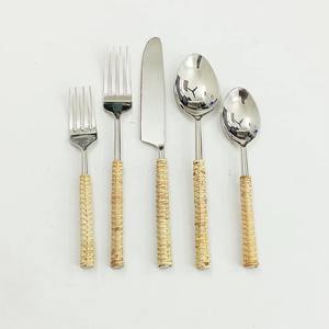 ชุดเครื่องครัวสเตนเลสสตีลด้ามสีม่วงชุดช้อนส้อมมีดมีด5ชิ้นใช้ในครัวชุบเงินสำเร็จรูป - Product Image 3