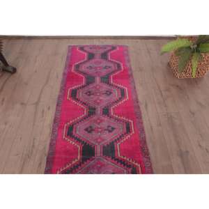 Alfombra Turca de 2.3x11.8 pies, Alfombra Vintage Tipo Runner, Alfombra de Lana con Diseño de Camuflaje Rojo y Negro - Product Image 3