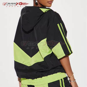 Ensemble short coupe-vent de mode pour femmes avec rayures réfléchissantes et look cool ensemble short coupe-vent extérieur - Product Image 4