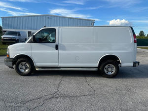 Fourgonnette Express-Cargo 2500 RWD 2022 d'occasion en excellent état, transmission automatique, 276 ch, blanche - Product Image 4