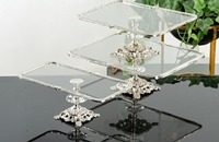 Support à gâteau en métal argenté de forme ovale de qualité supérieure avec plateau en verre pour les événements d'anniversaire, les fêtes, le service et la présentation de table de luxe