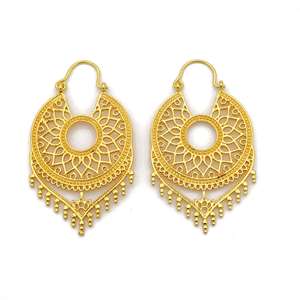 ต่างหูห้อยทรงกลมดีไซน์ดอกบัวชุบทอง 18K แฟชั่นทันสมัย ผลิตจากทองเหลือง รับรองโดยบุคคลที่สาม เหมาะสำหรับทั้งชายและหญิง - Product Image 1