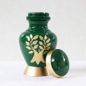 Urne en aluminium haut de gamme personnalisée, arbre vert, vase à cendres pour adultes, conception aria, fabrication artisanale, cendres décoratives en métal de haute qualité pour la crémation - Product Image 4