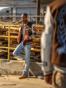 Veste universitaire en toile pour homme avec col montant, design personnalisé et broderie en chenille - Product Image 2