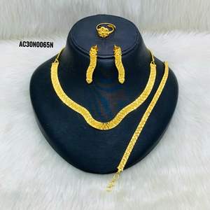 24K Plaqué Or Dubai Bijoux De Mode Collier Ensemble Boucles D'oreilles Bracelets Peignes Broches Cuivre Matériel pour Bulgarie Turquie Allemagne - Product Image 1