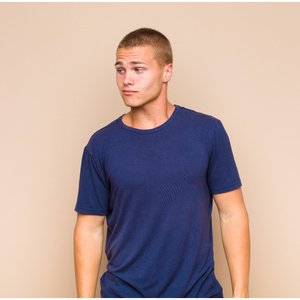 Nouveaux T-shirts tendance pour hommes 2025 en 100 % coton à col rond, haute qualité avec logo personnalisé imprimé par méthode d'impression numérique, vente en gros - Product Image 1