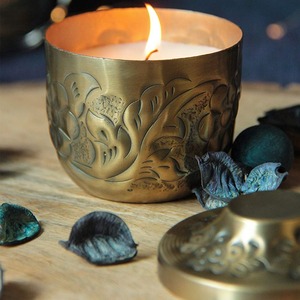 Pot à bougie décoratif en métal avec cire Bougeoir d'aromathérapie élégant à motifs élégants Détente longue durée parfumée - Product Image 6