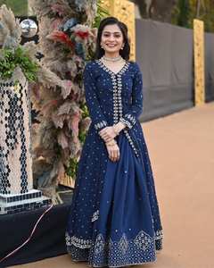 Designerสีฟ้าLehenga Choliสําหรับผู้หญิงGeorgette Partyสวมใส่อินเดียแต่งงานLehenga Choliเย็บปักถักร้อย & ลําดับLehenga - Product Image 3