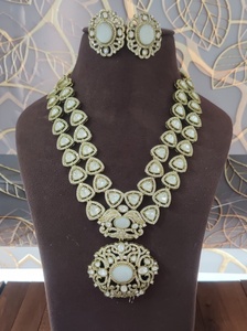 Ensemble de collier Moissanite Polki de qualité supérieure pour les femmes ensemble de collier traditionnel indien de luxe parfait pour les tenues de fête, les mariages - Product Image 2