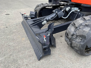 รถขุดขนาดเล็ก Kubota KX018-4 น้ำหนัก 1.7 ตัน พร้อมใบมีดด้านหน้า สำหรับงานก่อสร้างในฟาร์ม - Product Image 5