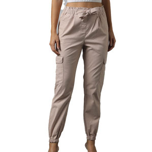 Joggers pour femmes Tissu doux et confortable Design élégant Idéal pour les entraînements de gymnastique Tenue décontractée ou les besoins quotidiens d'un style de vie actif - Product Image 3