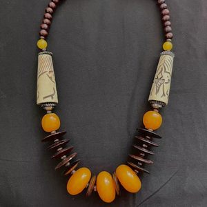 Colliers de perles en résine faits à la main personnalisés en gros avec motif d'ange gravé - Product Image 1