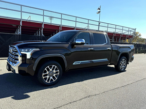 Toyota Tundra Edición 1794 2024, Perfectamente Mantenido, Poco Uso, Precio Atractivo, Listo para Envío Global. - Product Image 5