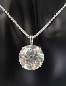 Hermoso tamaño grande 925 Sterling Sliver Moissanite diamante colgante Heard Mend - Product Image 1