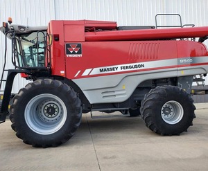 Moissonneuse-batteuse CX7090 Livraison rapide Machines agricoles pour la récolte du riz et du blé à vendre - Product Image 1