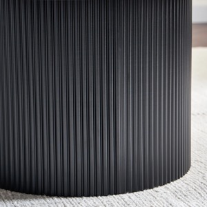 Table cylindrique ronde élégante en or conçue pour les chambres à coucher et les coins décoratifs avec un attrait intemporel - Product Image 4