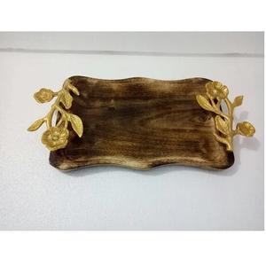 Bandeja para servir de madera pura Natural 100% con mango de Metal bandeja de forma y tamaño personalizados bandeja decorativa de metal y madera para servir - Product Image 6