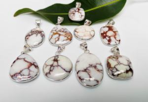 Collier à lunette fine pour femmes, élégant et unique, bijoux en argent sterling avec pendentif et breloque en plaqué or. - Product Image 5