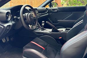 2023 Subaru BRZ เกียร์ธรรมดาแบบใช้มือ/เกียร์อัตโนมัติ SUV ไฟ4L/หนังสีเข้ม/ป่าไม้ไฟฟ้ารถมือสองดีที่สุด - Product Image 4