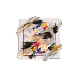 ผ้าพันคอผ้าไหมลายทแยงสีเบจพิมพ์ดิจิตอล - Product Image 1