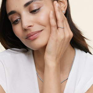 Anillo de compromiso de moissanita con corte redondo antiguo, anillo de boda curvo de oro rosa con hoja, conjunto nupcial de aniversario - Product Image 5