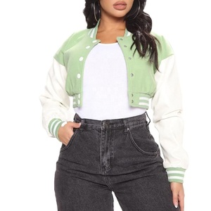 Chaqueta corta de alta calidad para mujer, chaqueta vaquera acolchada de algodón, OEM, bombardero elegante personalizado, ropa de abrigo de invierno Letterman - Product Image 3