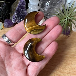 Hand Carved Tiger Eye <b>Crystal</b> <b>Moon</b> Sculpture Gemstone Home Decoration Feng Shui Pocket Stone Gift Healing Jewellery Decorative - Product Image 2