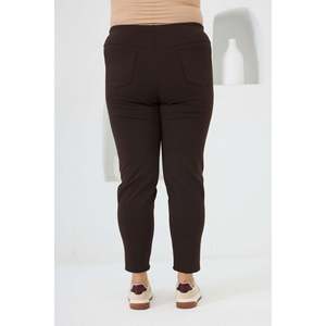 Pantalon en tricot côtelé marron café grande taille avec ceinture élastique - Product Image 4