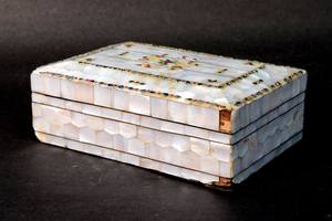 Boîte à bijoux en nacre avec des détails uniques, parfaite pour les marchés de gros - Product Image 4