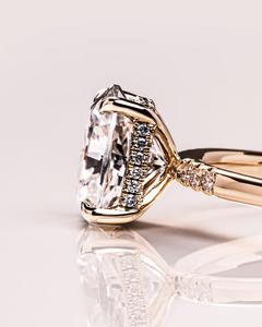 หมอนตัดที่สวยงาม CVD HPHT Lab ปลูกเพชรแหวนยาวตัดที่ยอดเยี่ยมแหวนที่กําหนดเองของขวัญหมั้นที่น่าตื่นตาตื่นใจสําหรับเธอ - Product Image 4