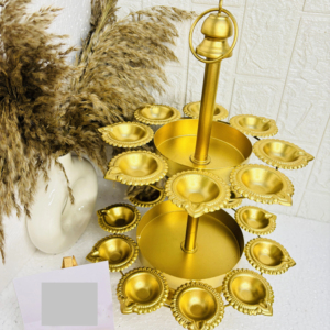 Portavelas de Hierro Metálico con Diseño Elegante y Borde Floral para Velas de Té, Ideal para Exhibición, Hogar y Bodas - Product Image 1