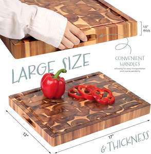 Planche à découper en acacia Planche à découper polyvalente réversible avec rainure à jus, porte-craquelins et poignées intérieures - Product Image 5