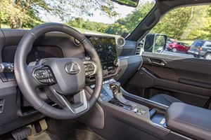 Lexus GX 550 Luxury+ ปี 2024 สภาพดี ใช้งานน้อย 950 ไมล์ เครื่องยนต์ V6 ทวินเทอร์โบ อุปกรณ์ครบครัน ไม่ได้ดัดแปลง - Product Image 4