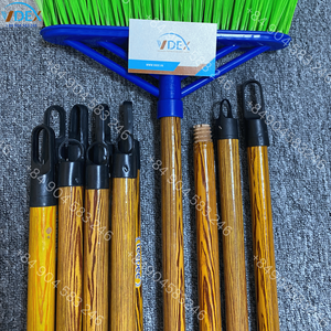 ไม้กวาดเคลือบลายไม้พีวีซีสำหรับงานหนักที่มีพื้นผิวทนความชื้นและมีความแข็งแรงที่เหนือกว่า - Product Image 1