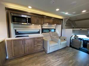 Accolade XT 35L E-n-t-e-g-r-a C-o-a-c-h 2023 d'occasion prêt à être vendu - Product Image 4