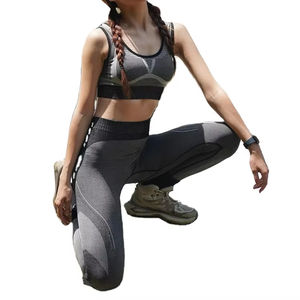 1 pièce Soutien-gorge de sport sans couture pour femme, grande taille, style débardeur de yoga, avec coussinets amovibles, logo frontal, pour la course, style simple, sans armatures - Product Image 1