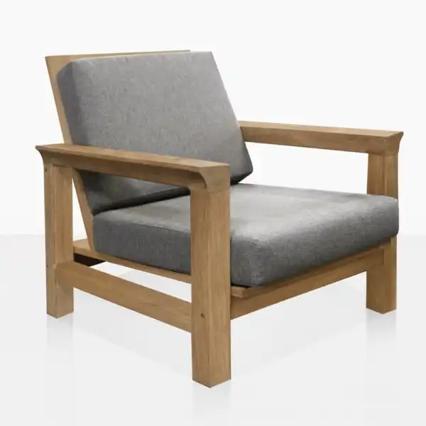 मोंटेरी उच्च गुणवत्ता ठोस सागौन लकड़ी आराम कुर्सी इनडोर और आउटडोर के लिए किरण प्रवेश न करने योग्य तकिया के साथ कुर्सी का उपयोग