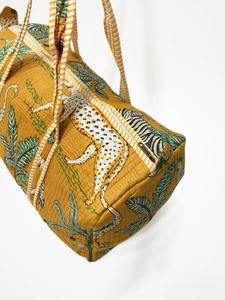 Bolsa de lona impresa con bloque de mano mostaza-Bolsa de viaje de fin de semana duradera ecológica de lujo con cremallera de gran capacidad hecha Rajasthan Sport - Product Image 3