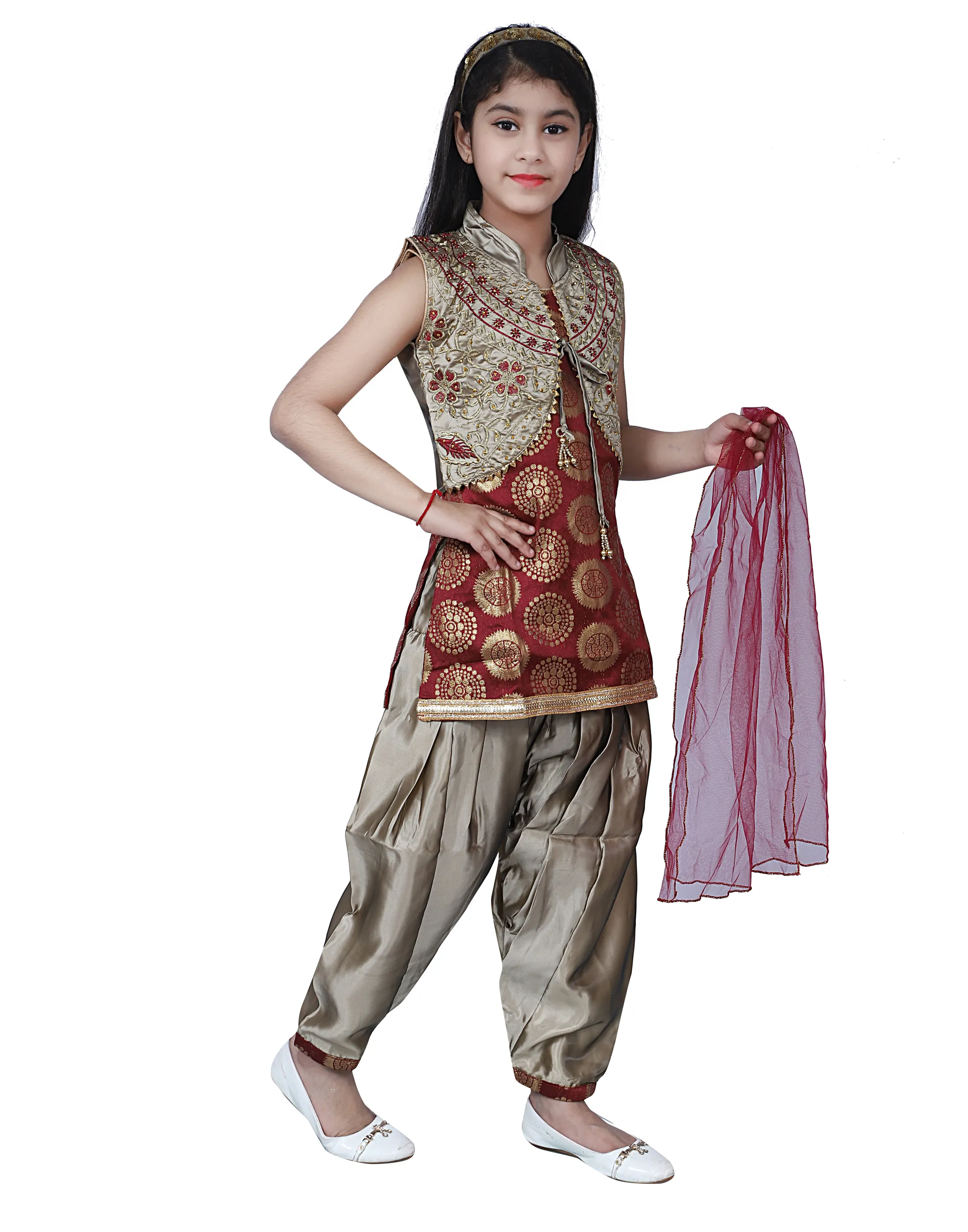 Setelan Kurti Patiala desain cetak campuran sutra permintaan tinggi untuk anak perempuan untuk penggunaan pakaian pernikahan dari India