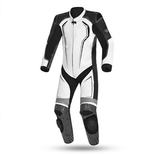 Combinaison de moto en cuir universelle avec protection certifiée CE et coupe pré-incurvée - Product Image 1