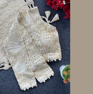Blusa tradicional de última moda de Boutique India Elegante y cómoda Listo para usar Diseñador Blusas exclusivas Estilo - Product Image 1