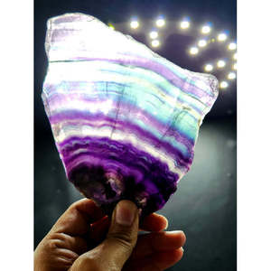 Plaque de fluorite brute - Un spectre vibrant de la nature - Décoration en pierres précieuses - Poids : 352 g - Product Image 4