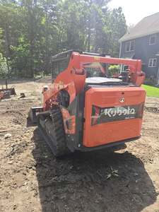 Chargeuse compacte sur chenilles Kubota SVL75-3 haute performance avec élévateur hydraulique et puissance de travail exceptionnelle pour les travaux - Product Image 4